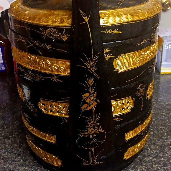 Vintage Japanese Jukabu Black and Gold Lacquered Stackable Banquet Bento Box - Picture 3 of 8
